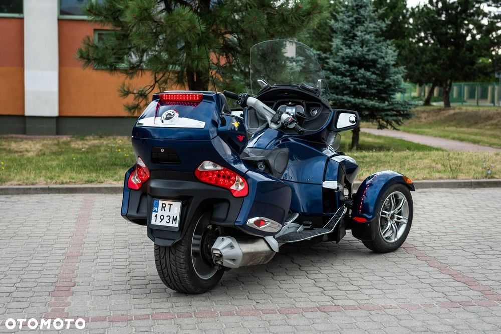 Can-Am Spyder - 13