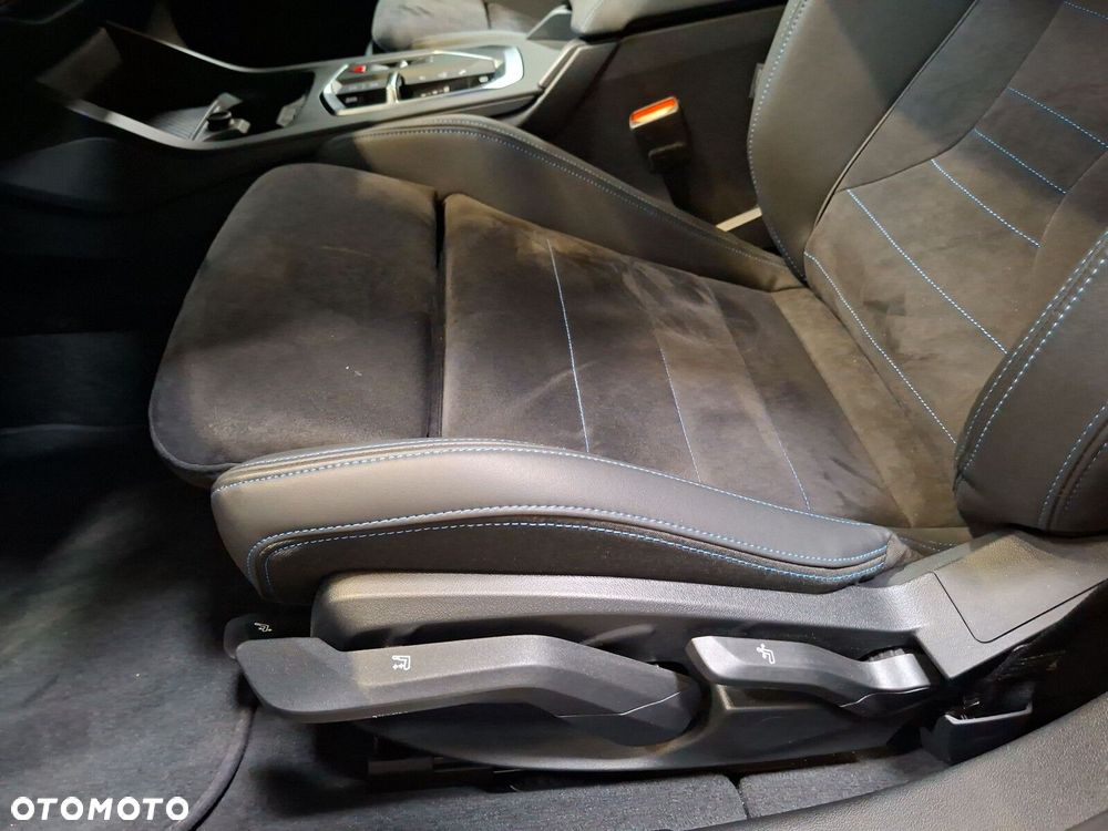 BMW Seria 1 120 mHEV - 14