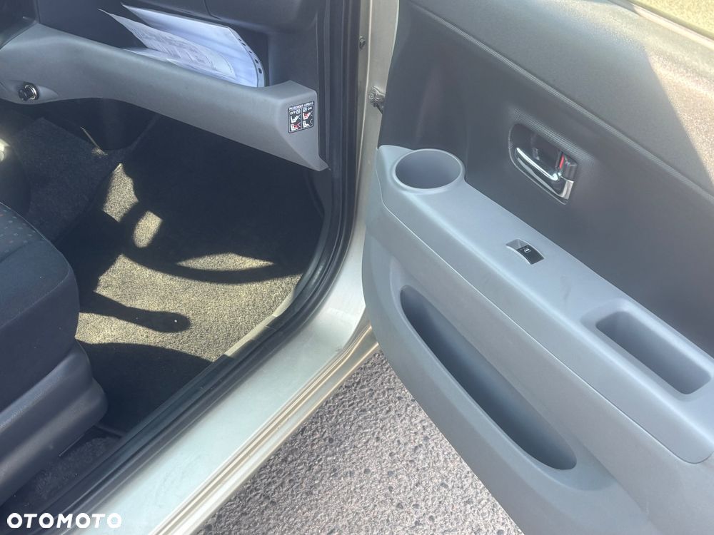 Daihatsu Sirion 1.3 - 8