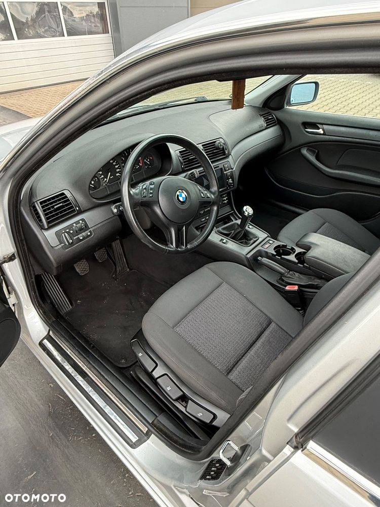 BMW Seria 3 320i - 9