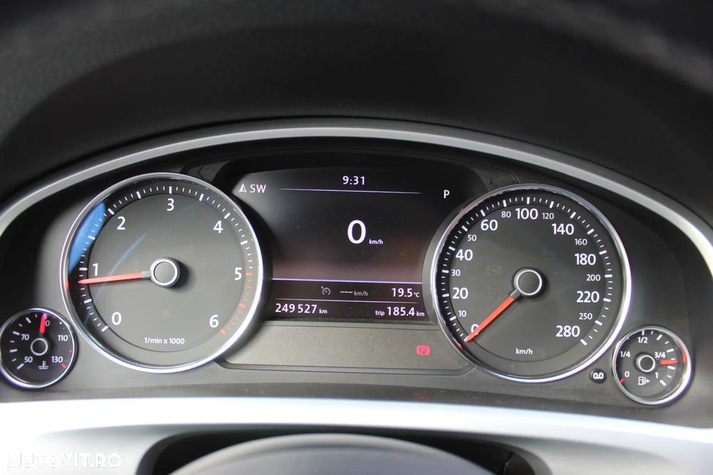 Volkswagen Touareg 3.0 V6 TDI BMT - 17