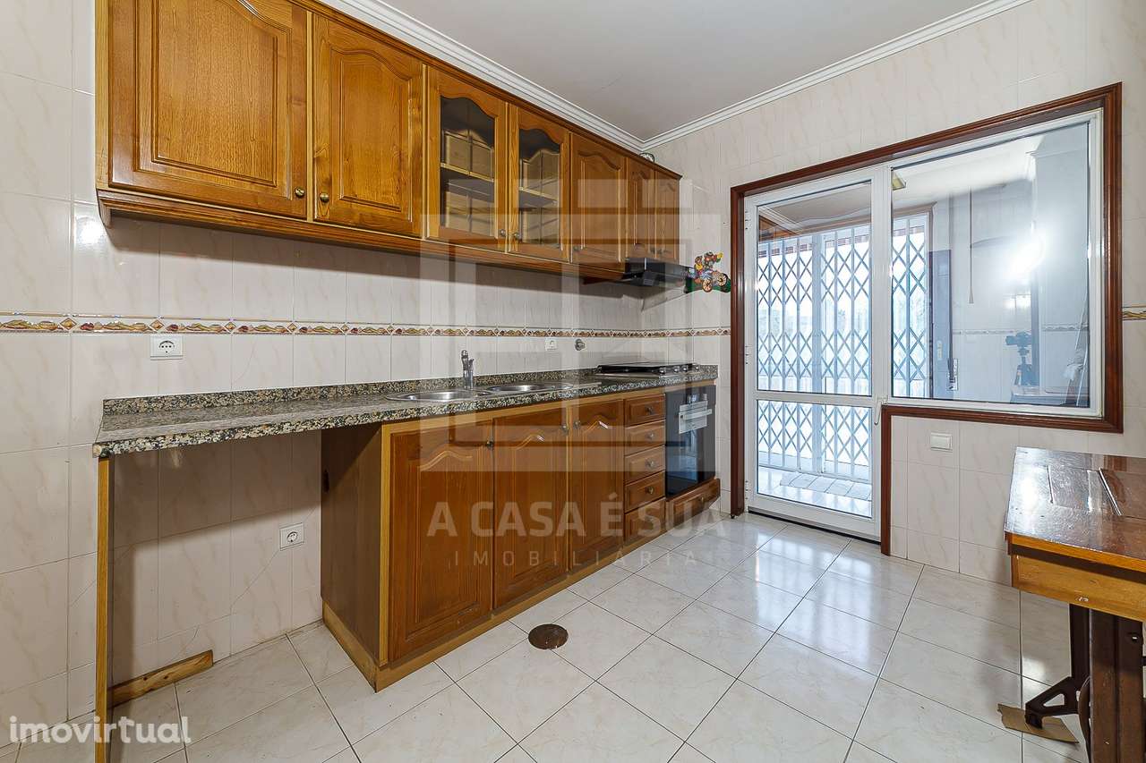 Apartamento T2 c/terraço 64m2+ 2 lug garagem+arrumos ATotal 197m2 - Grande imagem: 4/20