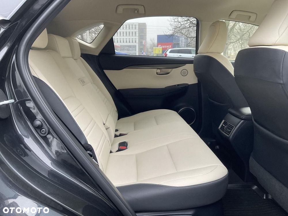Lexus NX 300 F Impression AWD - 17