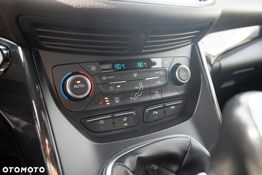 Ford Kuga 1.5 EcoBoost 2x4 ST-Line - 14