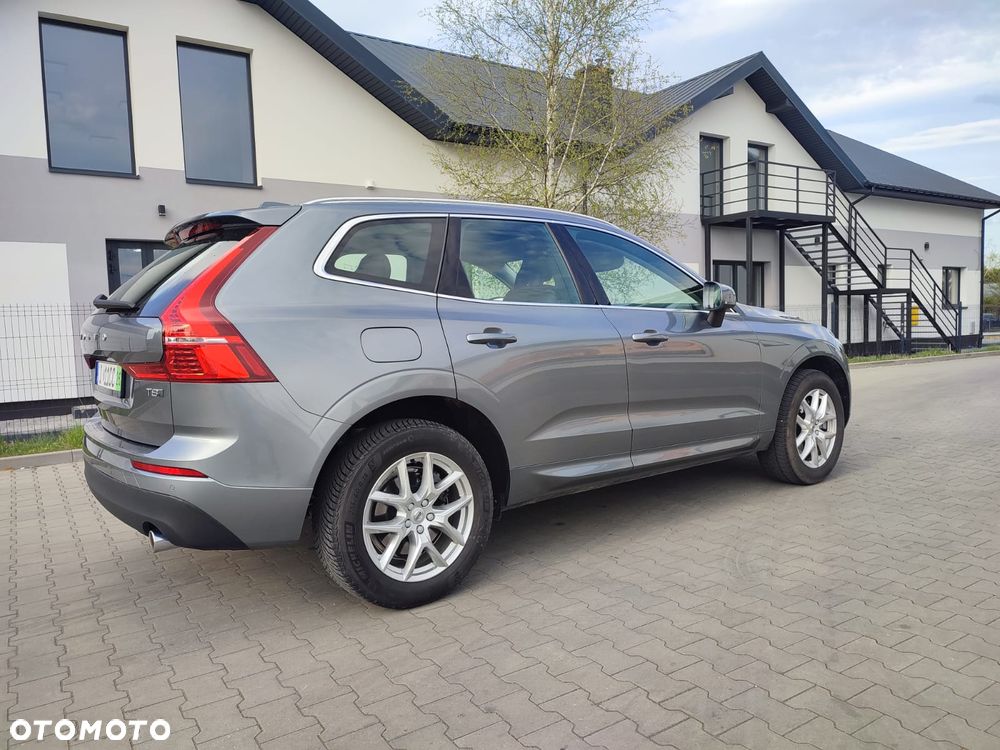 Volvo XC 60 T8 Twin Engine AWD Geartronic Momentum - 4
