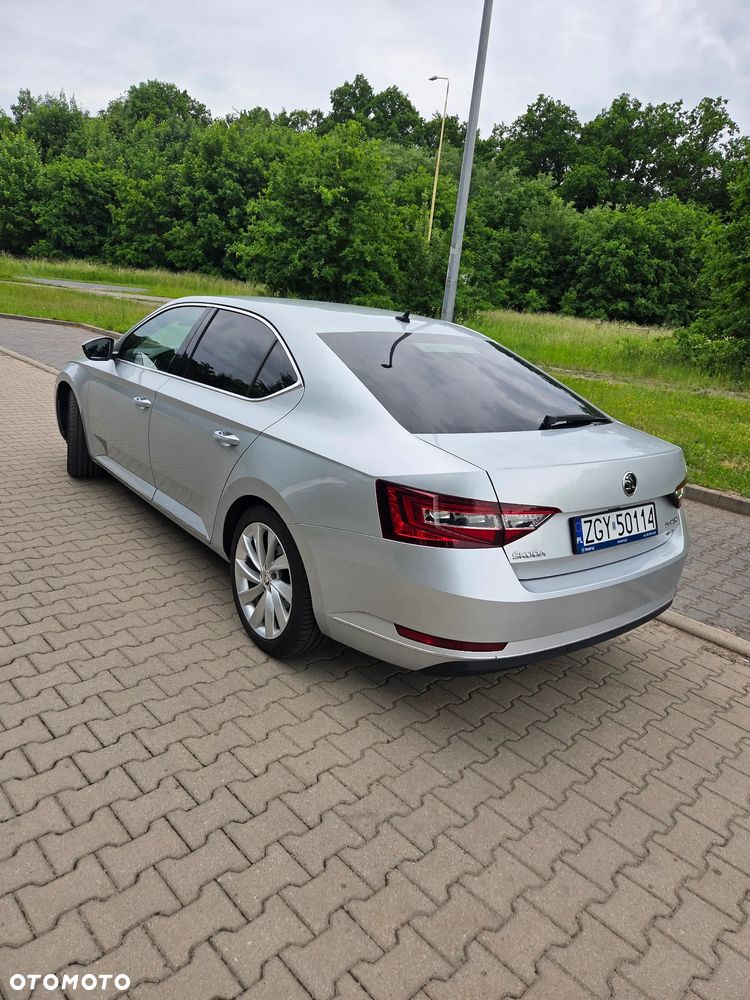 Skoda Superb 2.0 TDI SCR 4x4 Style DSG - 3