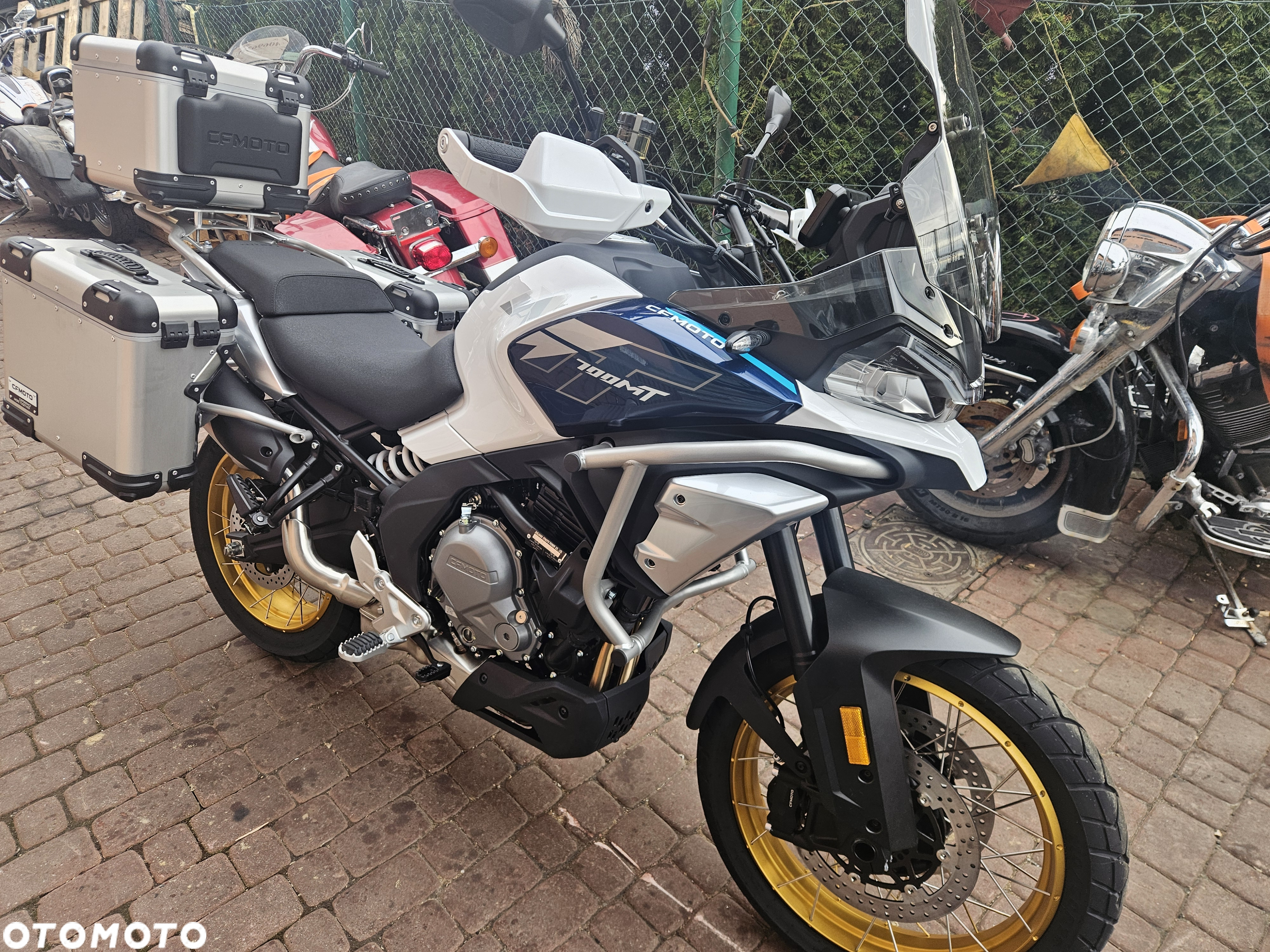 CFMoto MT - 15
