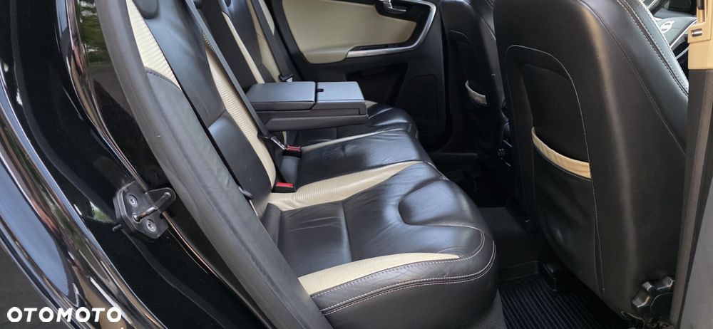 Volvo XC 60 D4 RDesign - 10