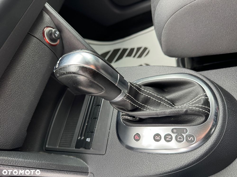 Volkswagen Touran 1.4 TSI DSG MATCH - 14