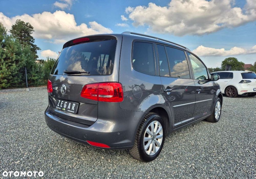 Volkswagen Touran - 4