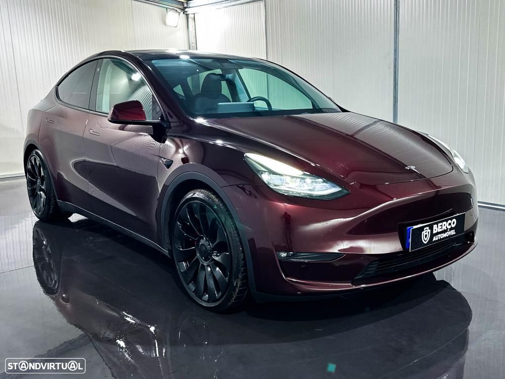 Tesla Model Y Performance Dual Motor AWD — fotografia 3