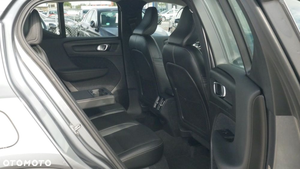 Volvo XC 40 - 18