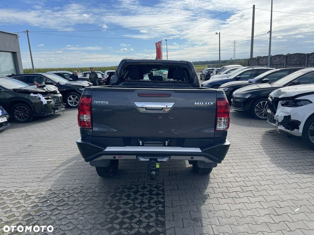 Toyota Hilux 2.8 D-4D Double Cab Live 4x4 - 5