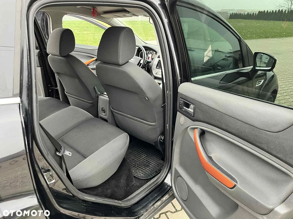 Ford Kuga 2.0 TDCi Titanium FWD - 13