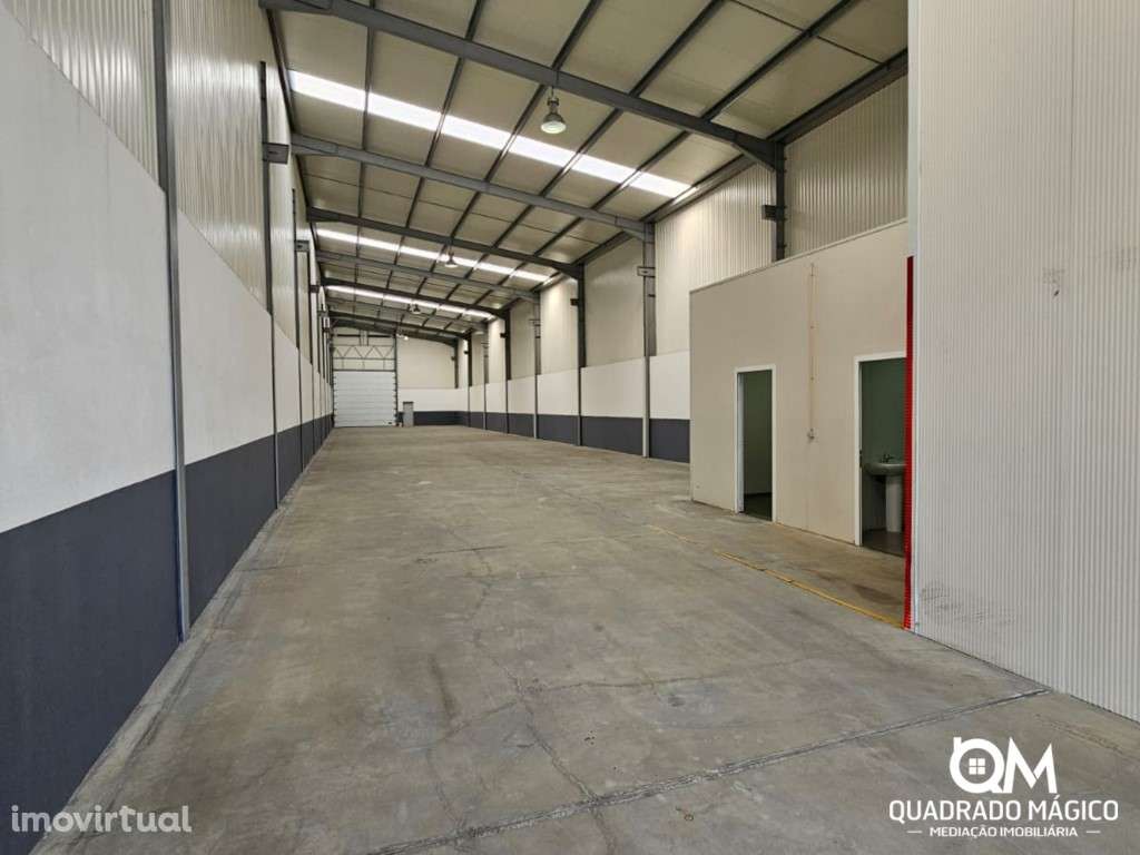 Armazém com Licença Industrial para Arrendamento ZI de Romariz - Grande imagem: 4/42