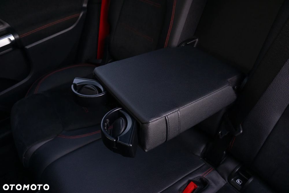 Mercedes-Benz GLB - 24
