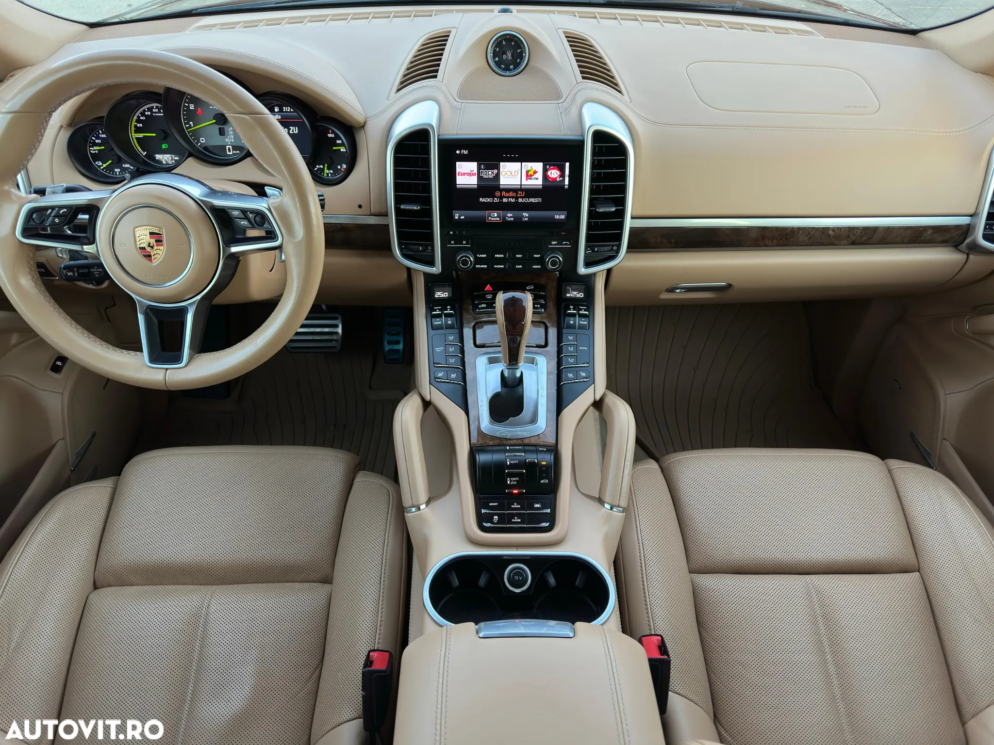 Porsche Cayenne - 8