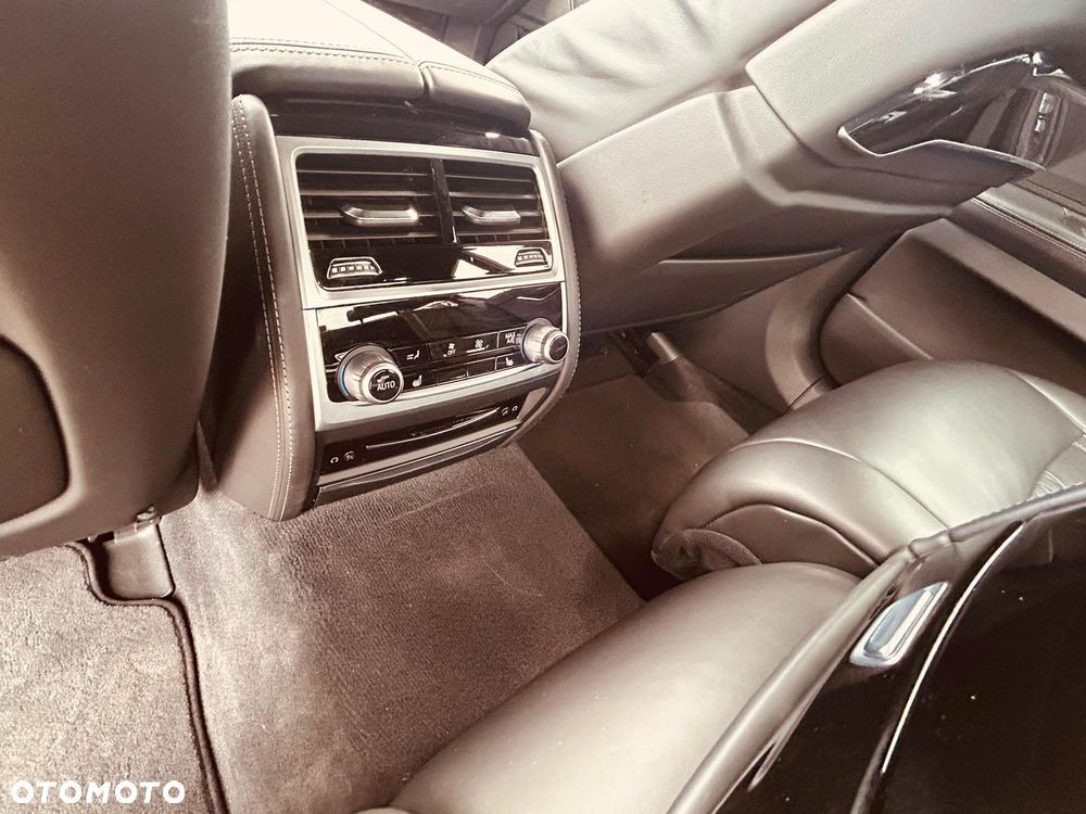 BMW Seria 7 730d xDrive mHEV - 19