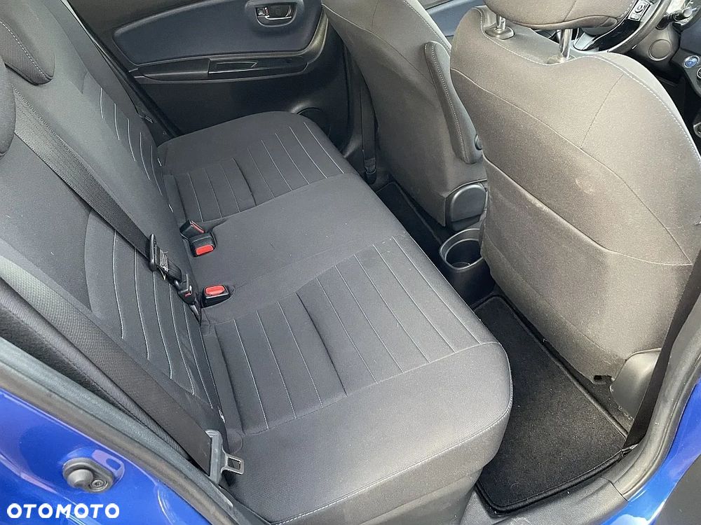 Toyota Yaris Hybrid 100 Selection Platinum - 34
