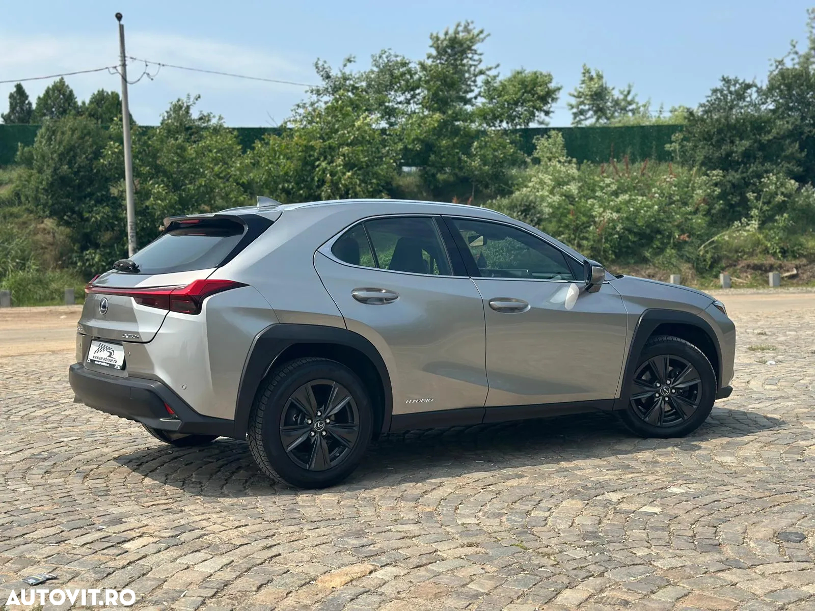 Lexus UX 250h Business Edition - 4