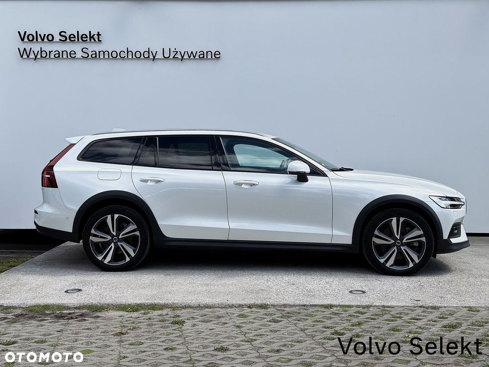 Volvo V60 Cross Country - 6