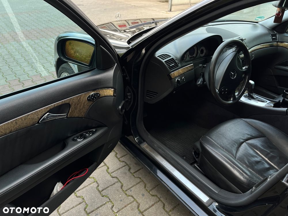 Mercedes-Benz Klasa E 320 CDI T Avantgarde - 18
