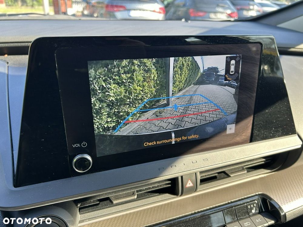 Toyota Prius - 22