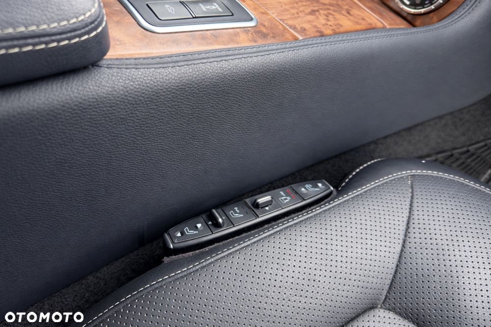 Mercedes-Benz CLS 500 BlueEffICIENCY - 18