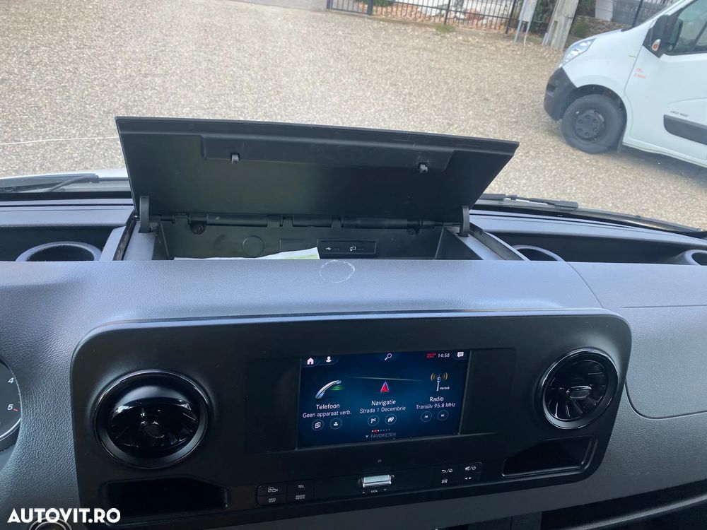 Mercedes-Benz Sprinter - 26