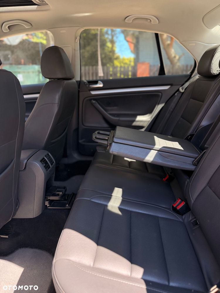 Volkswagen Jetta 2.0 Turbo FSI DSG Sportline - 16