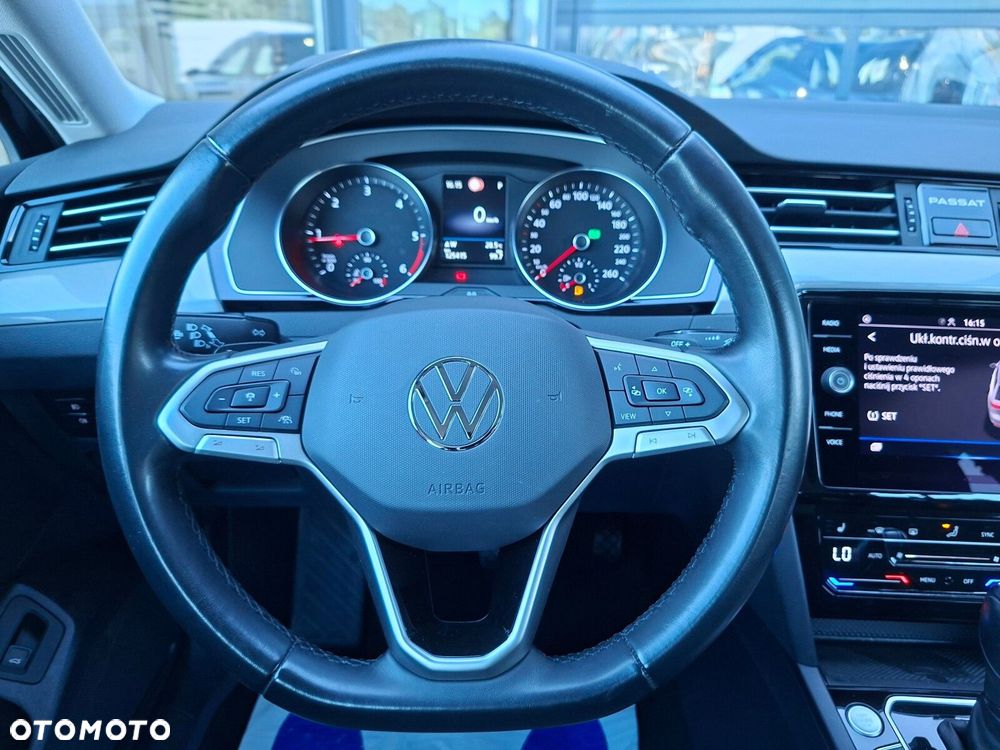 Volkswagen Passat - 17