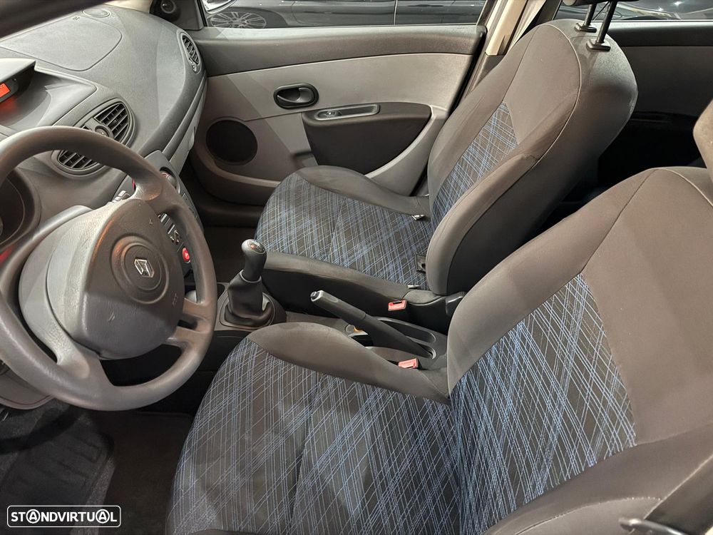 Renault Clio 1.2 16V Confort - 21