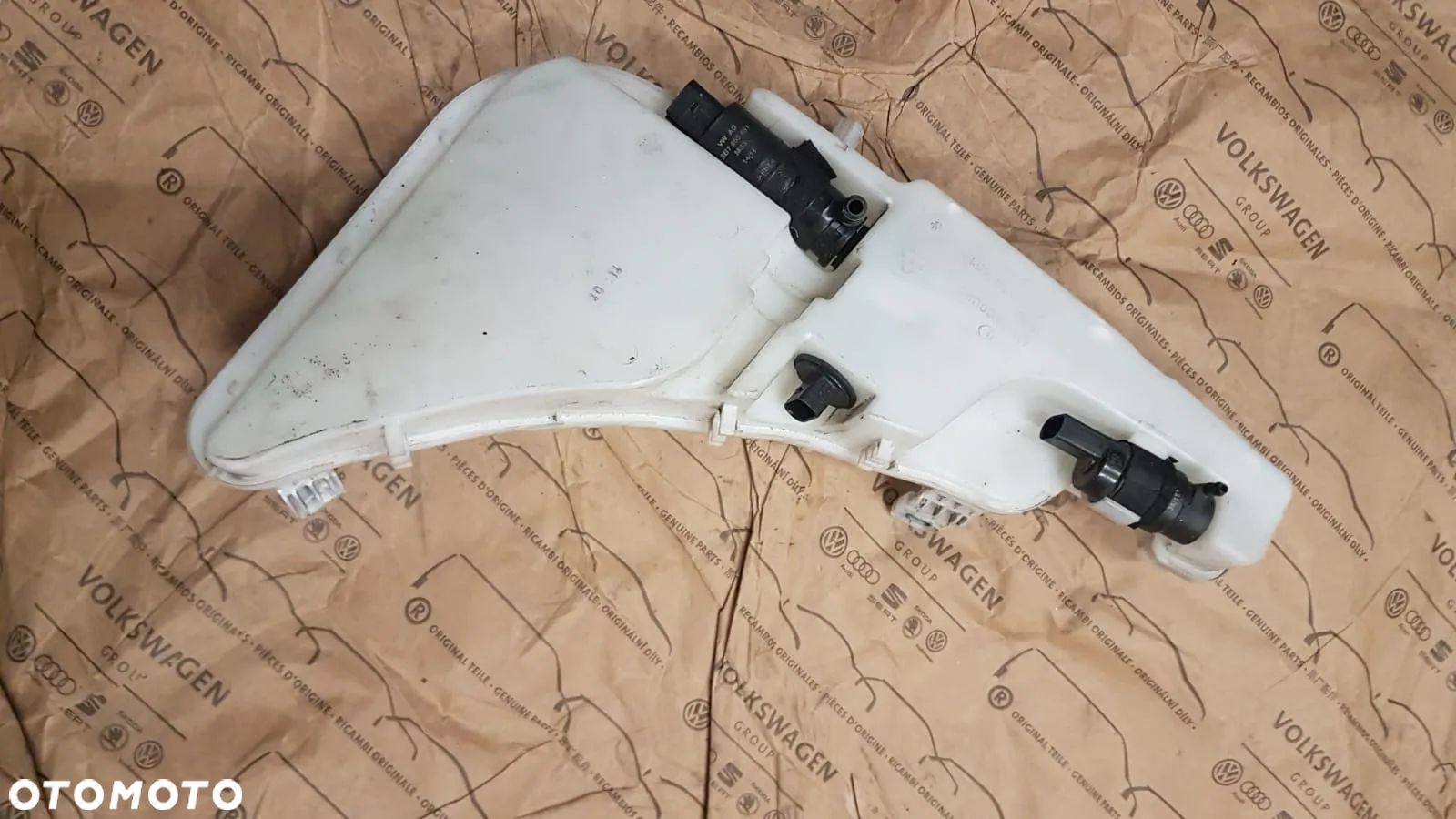 ZBIORNIK POMPKA SPRYSKIWACZY 4G8955451D 4G8955451F AUDI A6 A7 C7 - 1