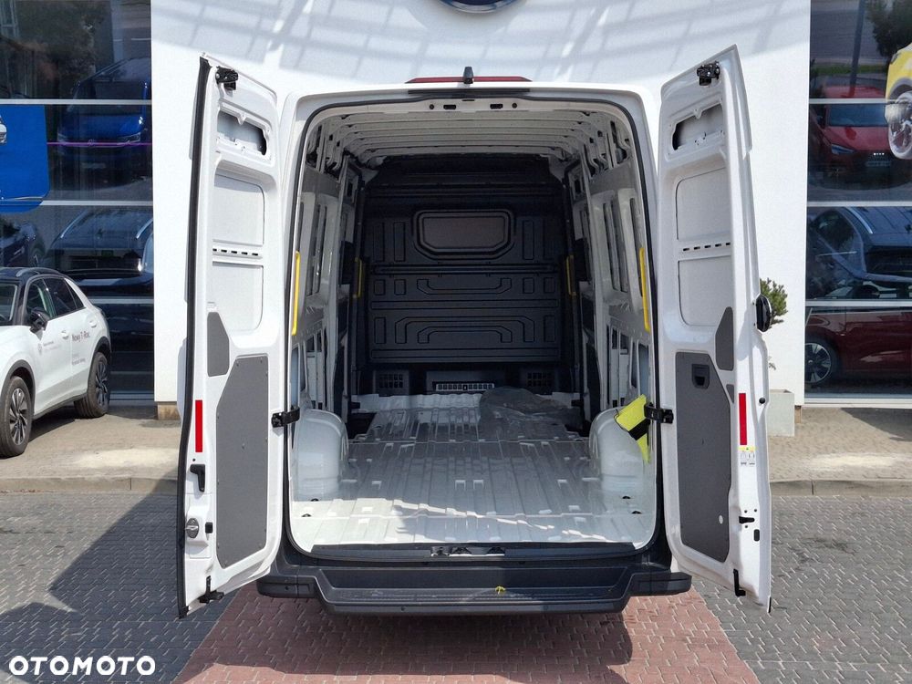 Volkswagen Crafter - 11