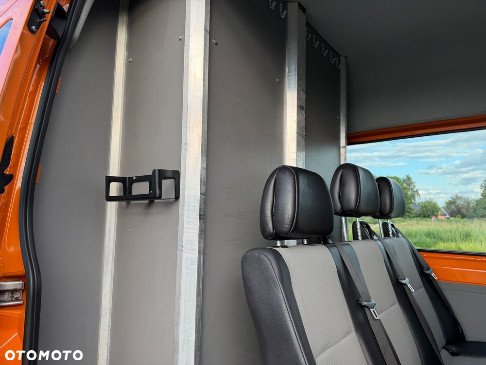 Volkswagen CRAFTER 6 osób Brygadówka - 25