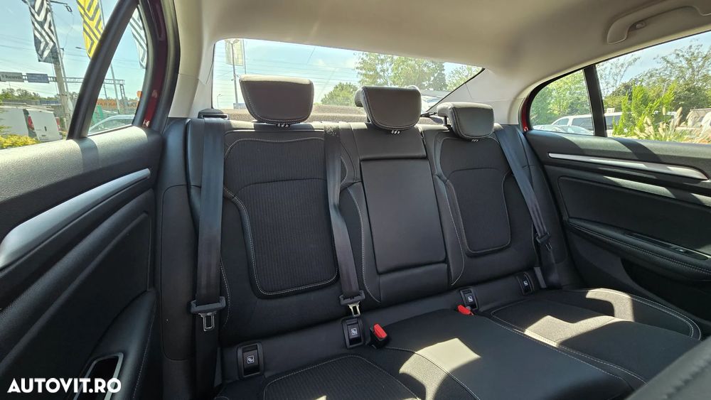 Renault Megane TCE 140 EDC Techno - 20