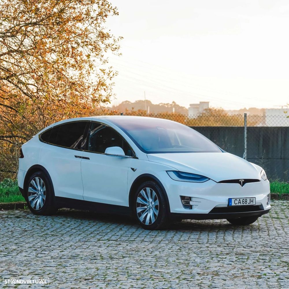 Tesla Model X - 29