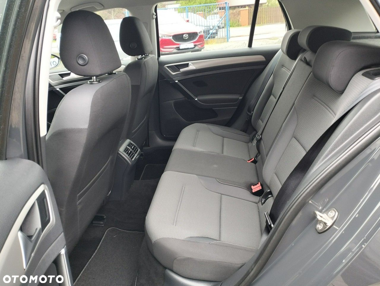 Volkswagen Golf 1.6 TDI BlueMotion Technology Comfortline - 26