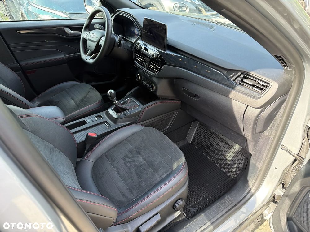 Ford Kuga 1.5 EcoBoost FWD ST-Line X - 15