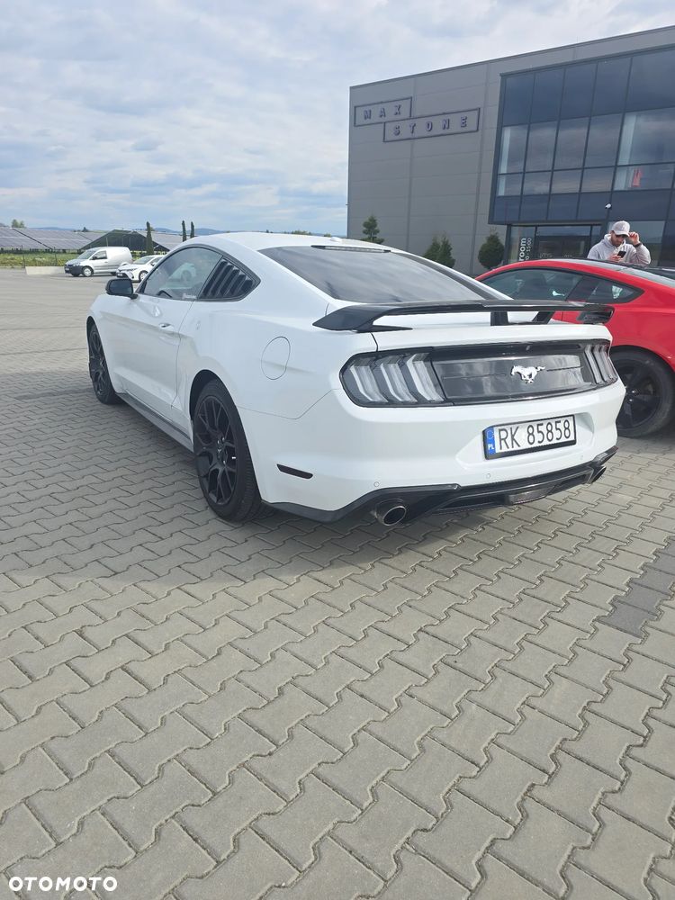Ford Mustang - 5