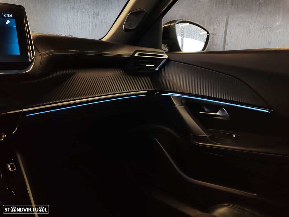 Peugeot 2008 1.5 BlueHDi GT EAT8 - 18