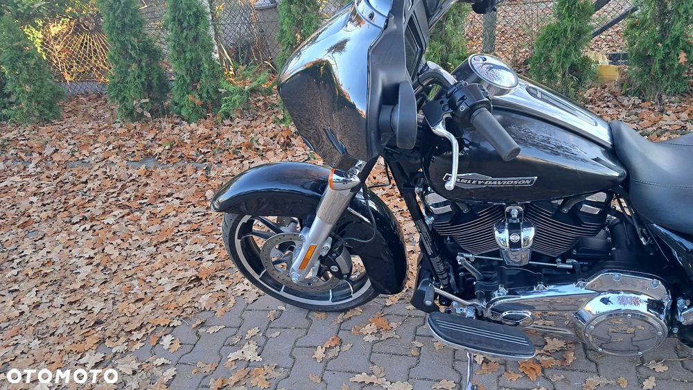 Harley-Davidson Touring Street Glide - 13