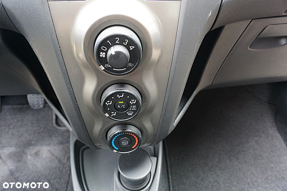 Toyota Yaris - 25