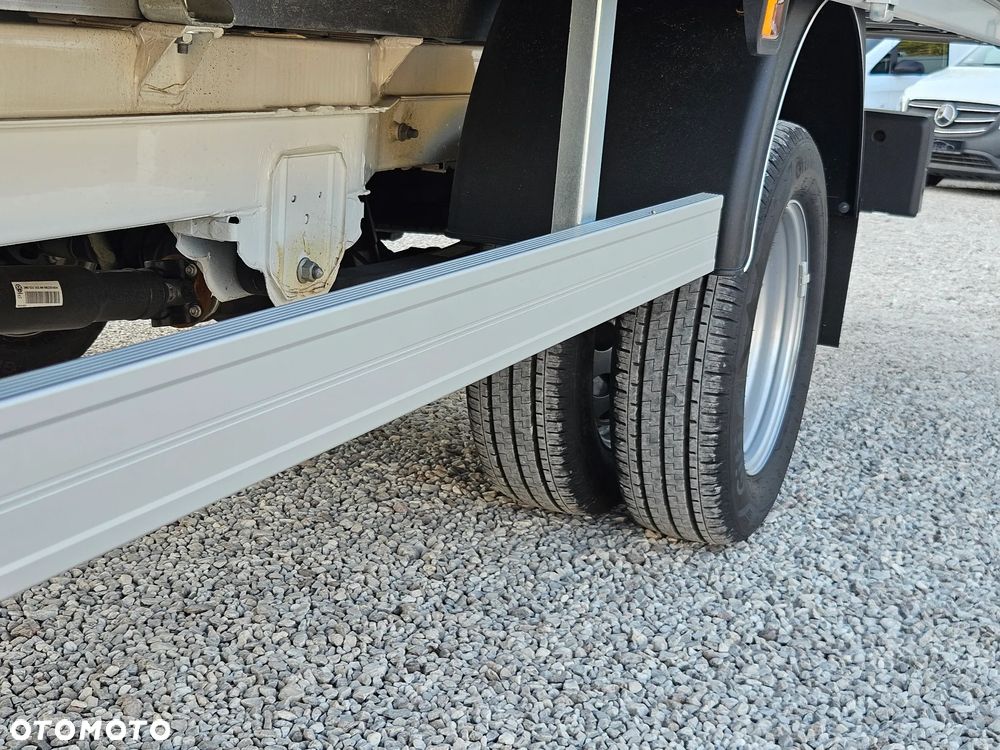 Volkswagen CRAFTER na BLIŹNIAKU 5.4m paczka NOWY LEDY Od ręki - 22
