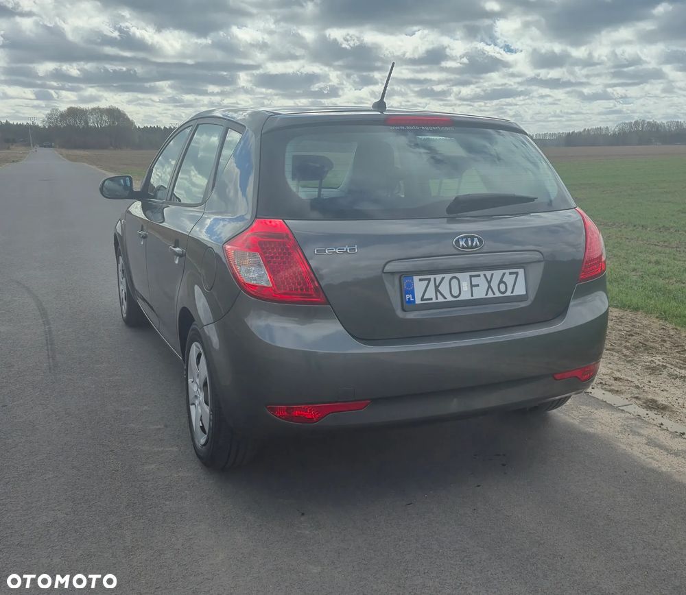Kia Ceed 1.4 Comfort + - 5