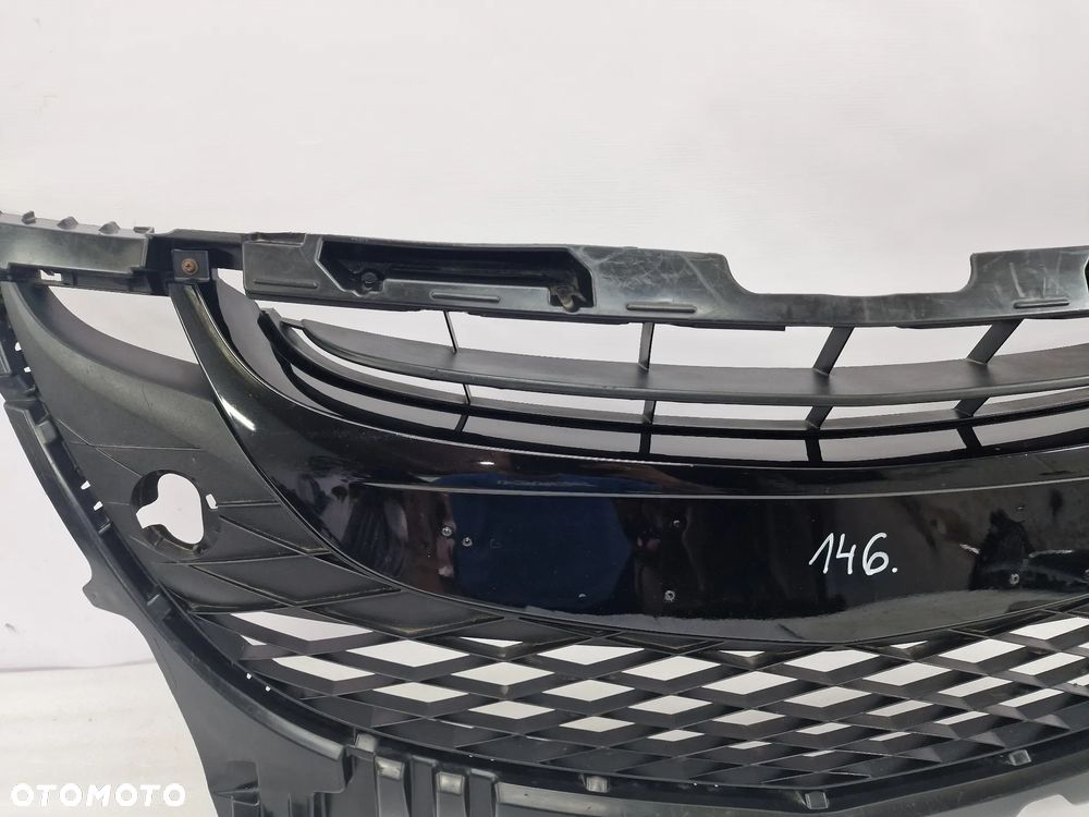 MAZDA 5 V LIFT 10- KRATKA ŚRODKOWA ZDERZAKA PRZEDNIEGO PRZÓD BARDZO ŁADNA , NR C513-501T1 , NR AUKCJI KR146 - 4