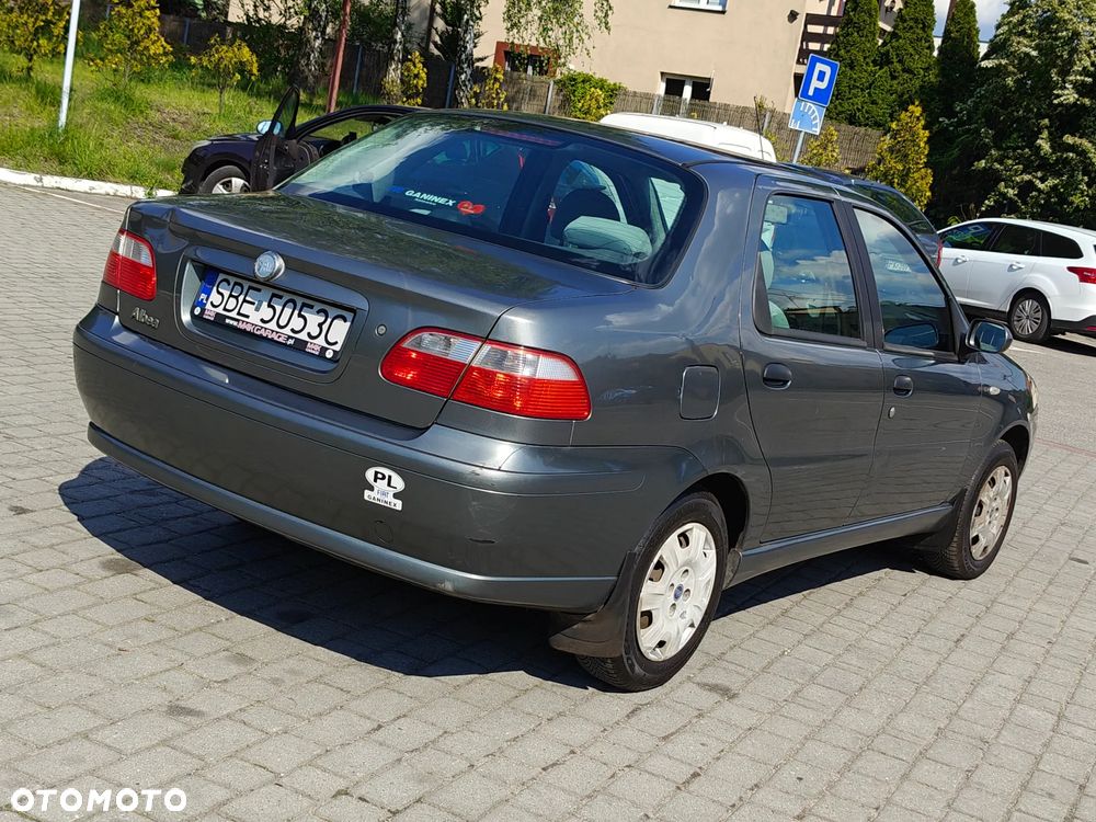 Fiat Albea 1.4 Dynamic - 11