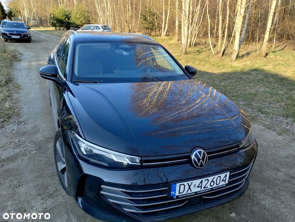 Volkswagen Passat - 1