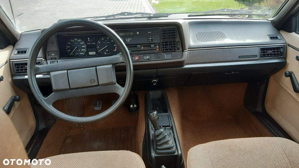 Volkswagen Passat - 17