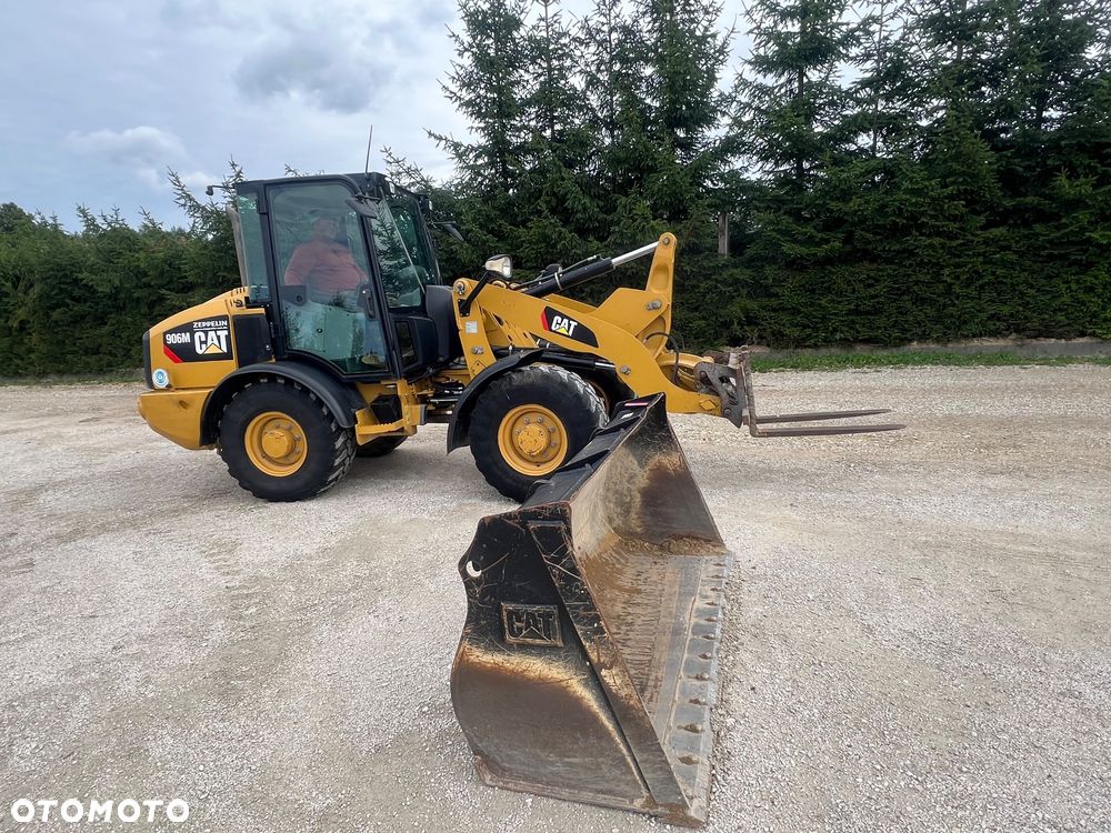 Caterpillar Ładowarka łamana 906M Cat łyżka widły 907 908 5 6 ton SZYBKOZŁĄCZE HYDRAULICZNE dodatkowe linie ZAMIATARKA za dopłatą - 31
